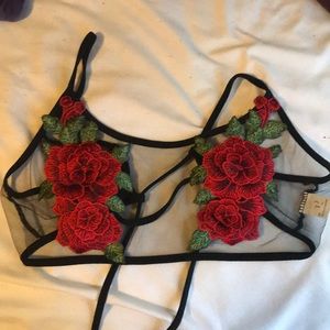 Mesh rose detailed bra